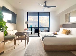 125 NE 6th St #ID1240645P, Miami, FL 33132