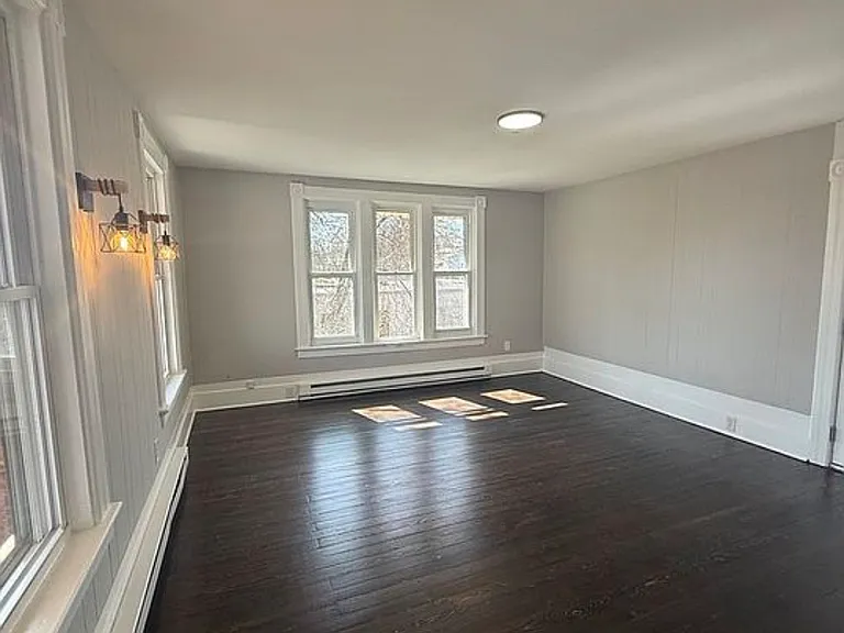 198 Main St #2 — Photo 4