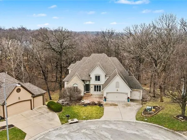 5529 Sleepy Hollow Rd, Parkville, MO 64152