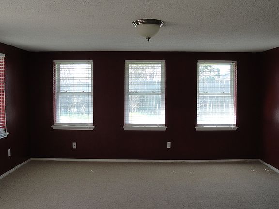 3rd image of 2718 Franklin Dr