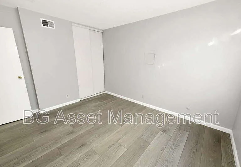 10 Lee St #4 — Photo 13