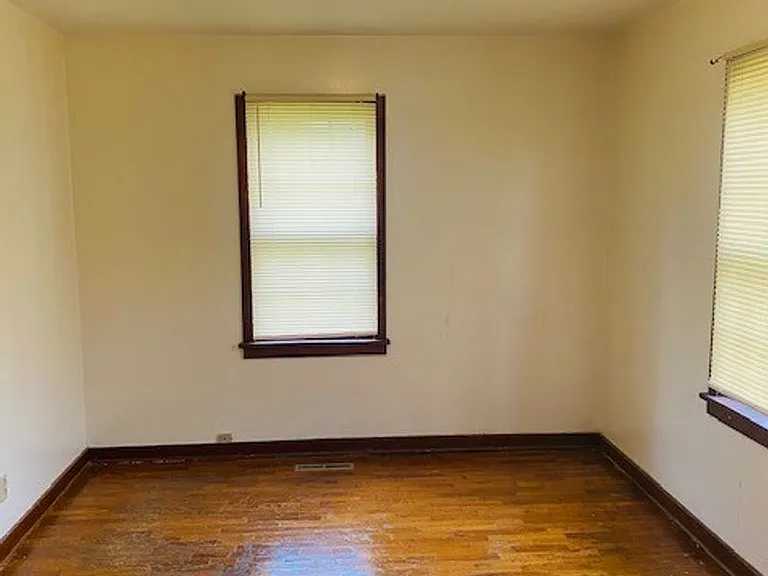 109 N Adams St — Photo 5