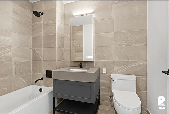 Rented by REZI | media 34