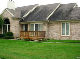 4611 Reflections Dr, Sterling Heights, MI 48314