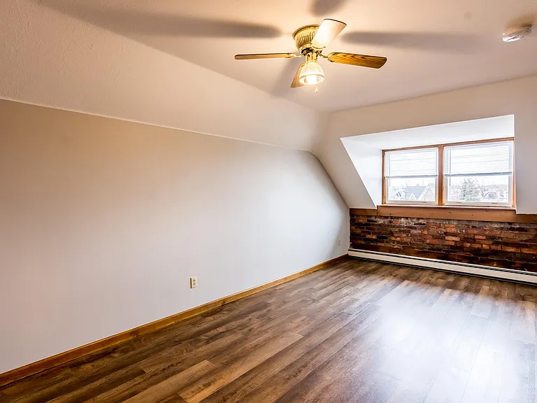 535 W Berry St #5 — Photo 17
