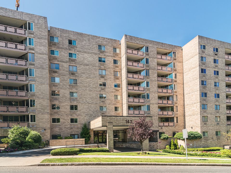 1st image of 143 Hoyt St APT 5D