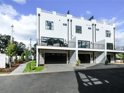 3237 Friendly Ave W, Greensboro, NC, 27410