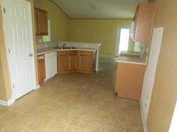 3rd image of 9405 Arbor Glen Ln