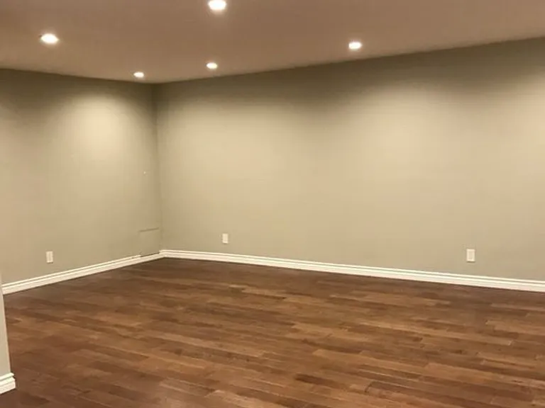 1827 S Barrington Ave #105 — Photo 5