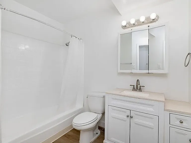 2700 Ellendale — Photo 6