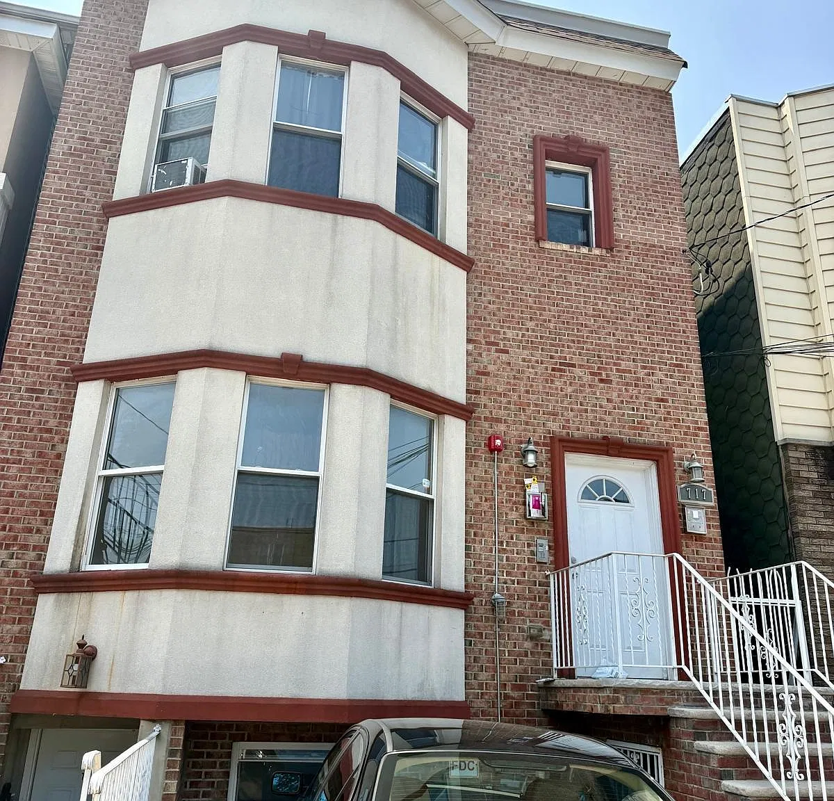 3 bed, 1.0 bath, $3,350 — Photo 1