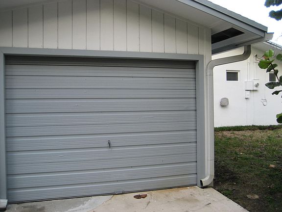 5th image of 550 S Rainbow Dr