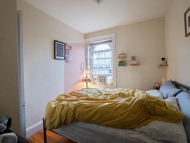 28 Anderson St #14 — Photo 5
