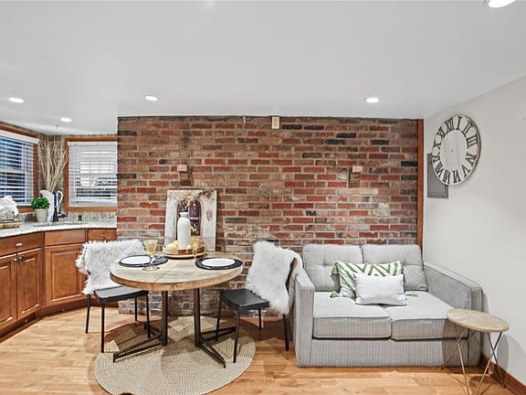3rd image of 327 Grandview Ave #101