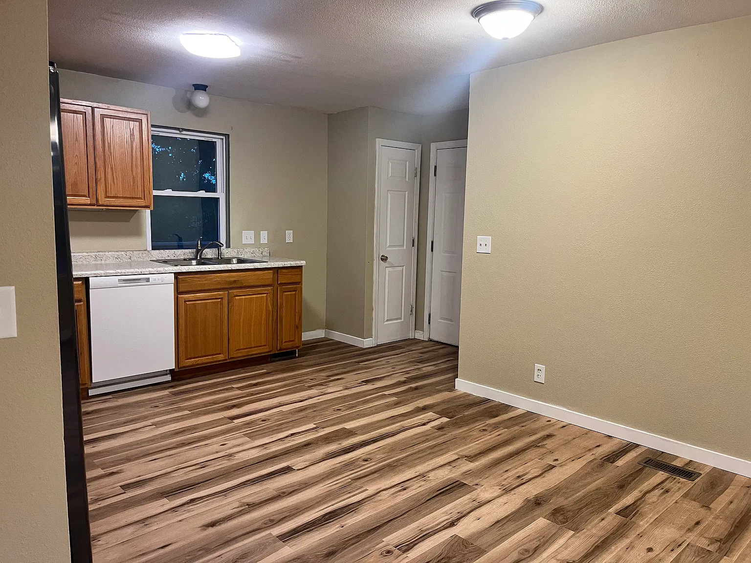 2 bed, 1650 sqft, $1,595 — Photo 3