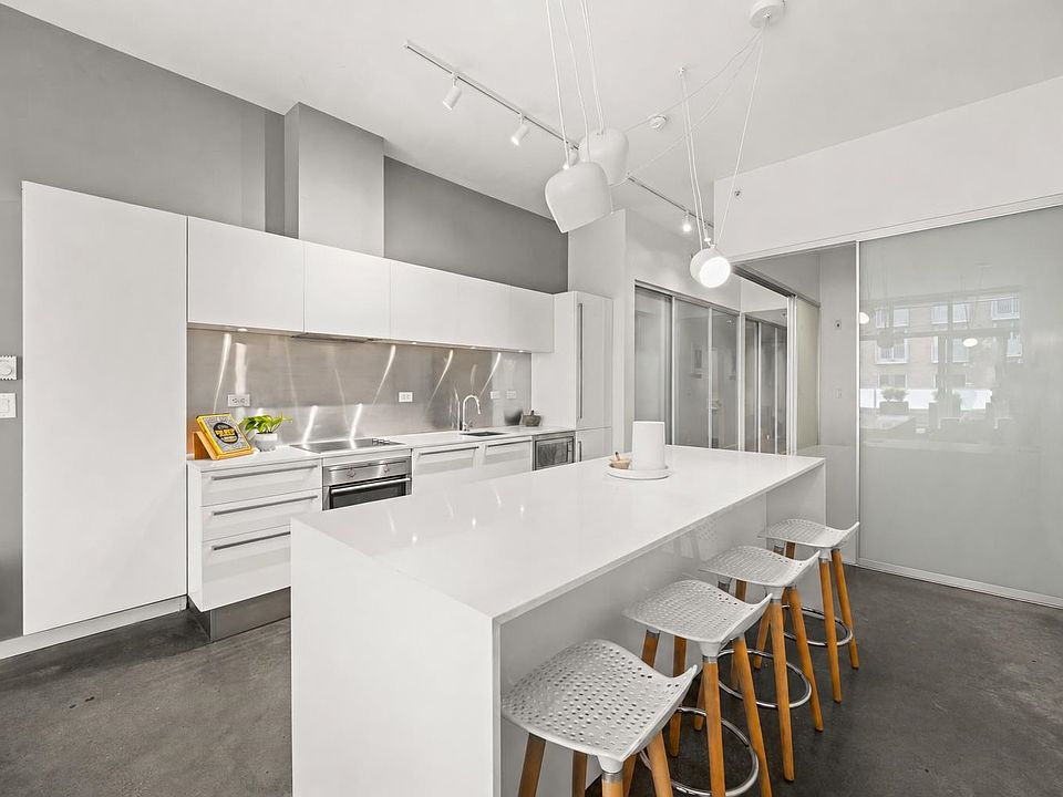 1st image of 53 Hastings St W #409