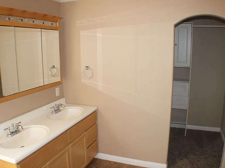 8144 Fernwood Ave — Photo 9