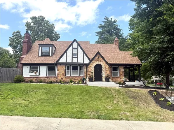 224 E Meyer Blvd, Kansas City, MO 64113