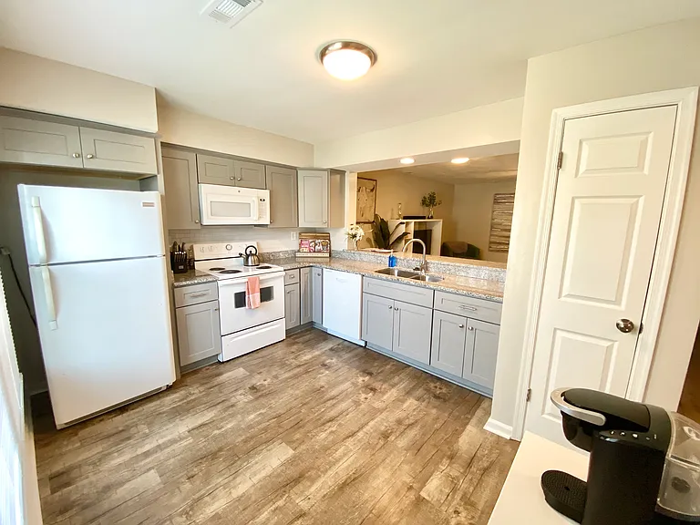 5530 Campus Dr — Photo 9