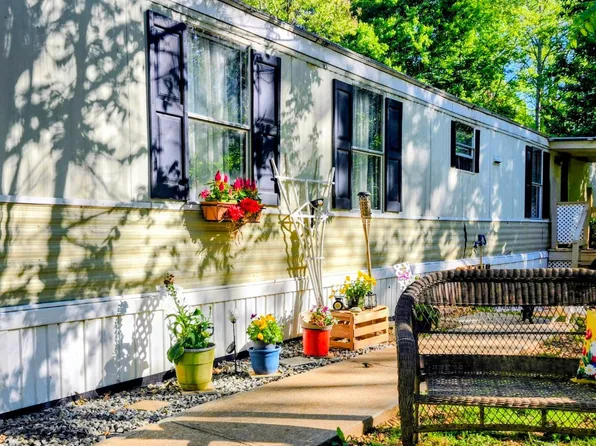 1291 Riverville Rd, Gladstone, VA 24553