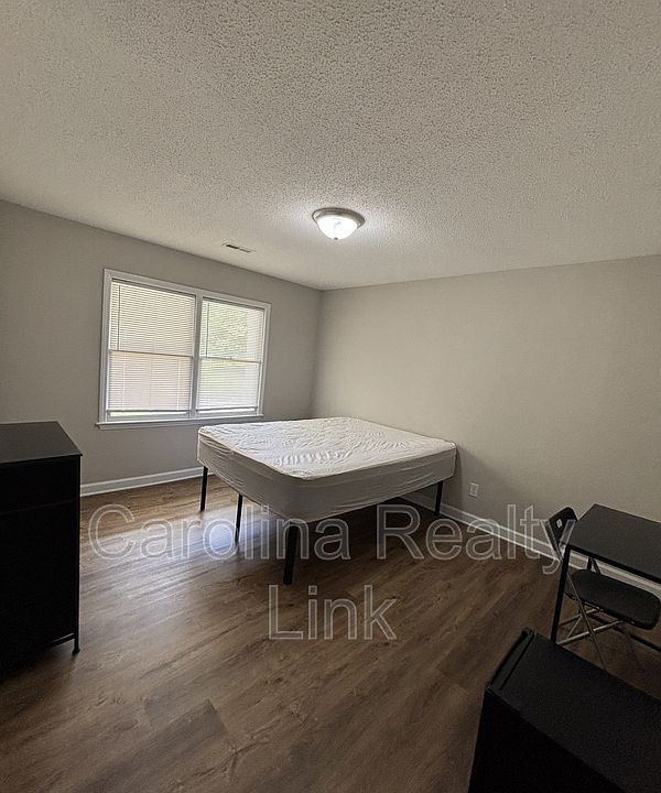 1st image of 7231 Leaves Ln Room 6
