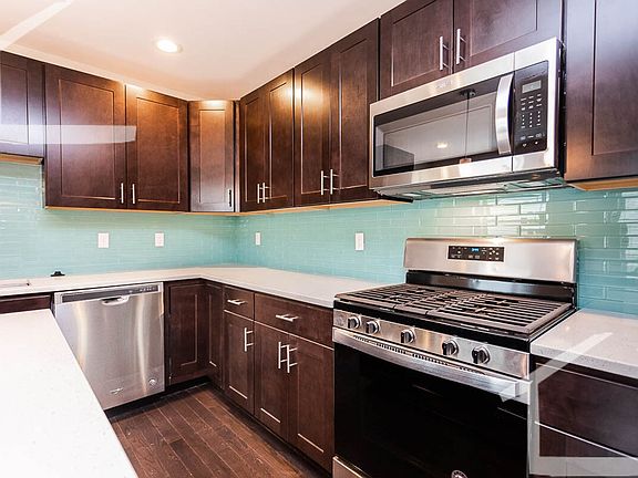 4th image of 474 Fulton St #478