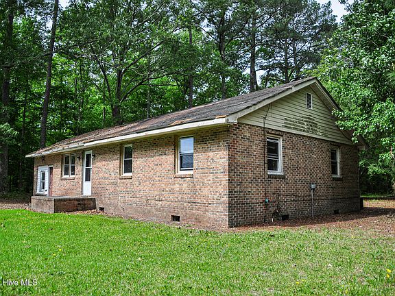 2nd image of 183 Sand Hills Road
