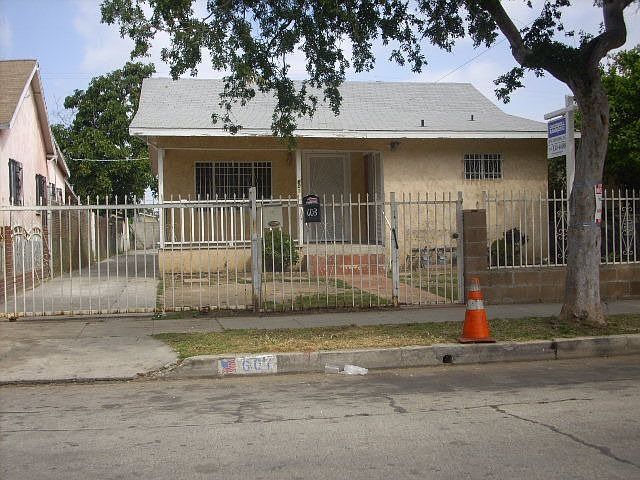 1st image of 601 W 97th St