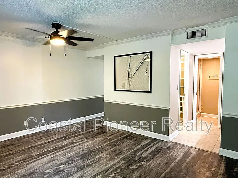2614 Cove Cay Dr #204 — Photo 13