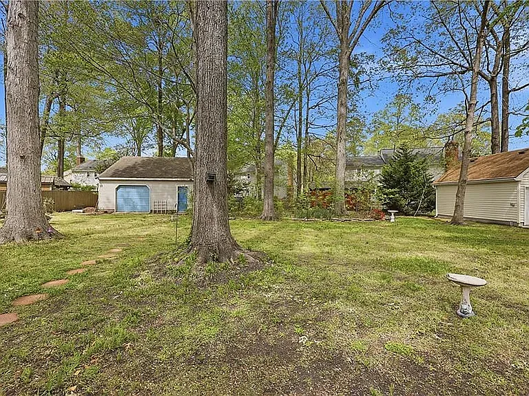 708 Marston Dr — Photo 24
