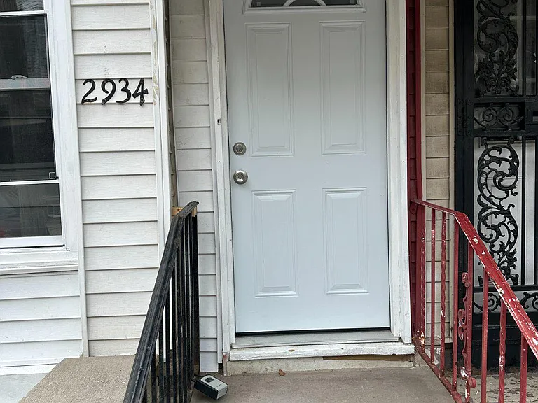 2934 W Wishart St — Photo 1