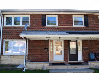 912 N Boxwood Dr #B, Mount Prospect, IL 60056