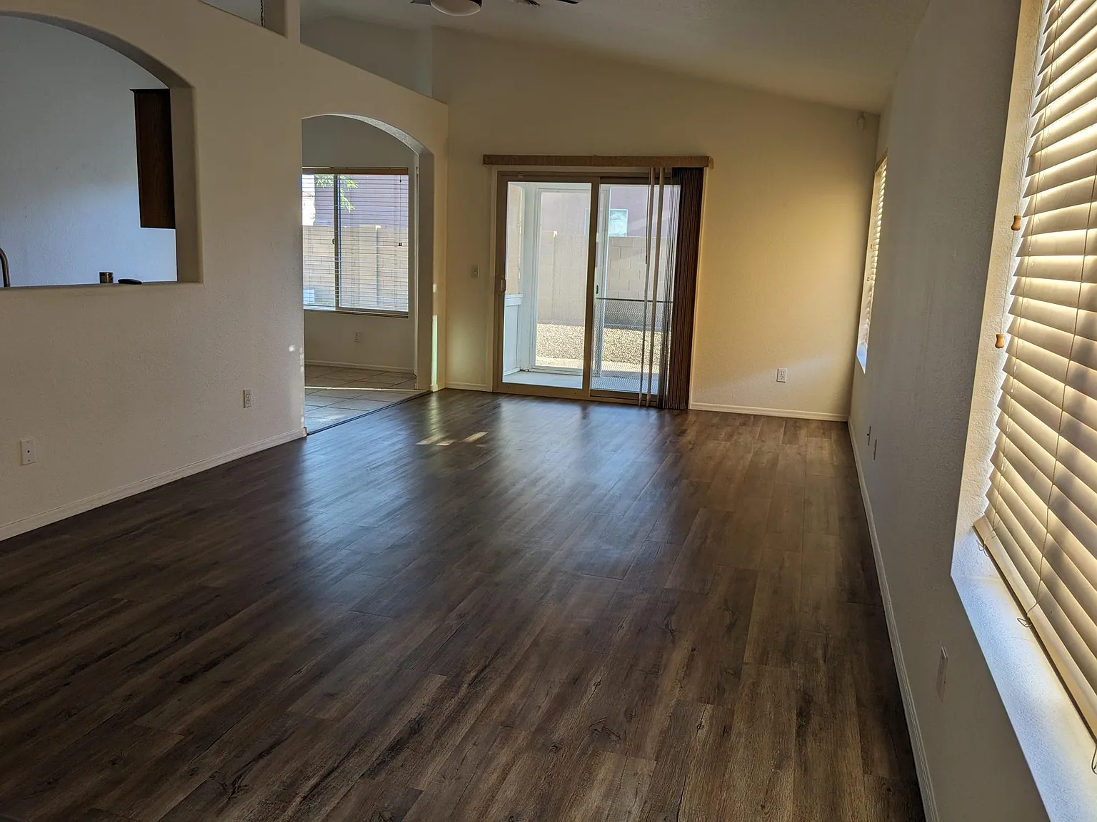 3 bed, 1332 sqft, $2,000 — Photo 2