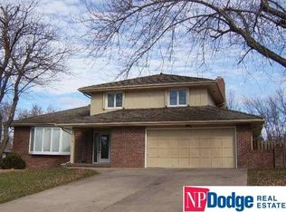 12326 Nicholas St, Omaha, NE 68154