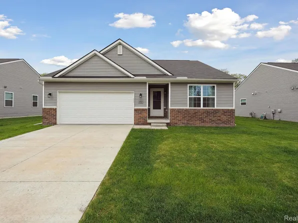 6912 Sweet Water Dr, Ypsilanti, MI 48197