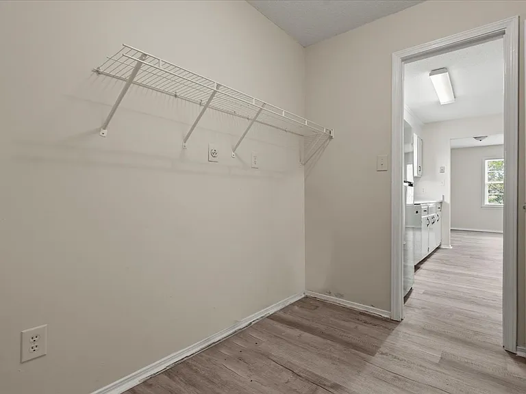 319 Revell Dr #H — Photo 15