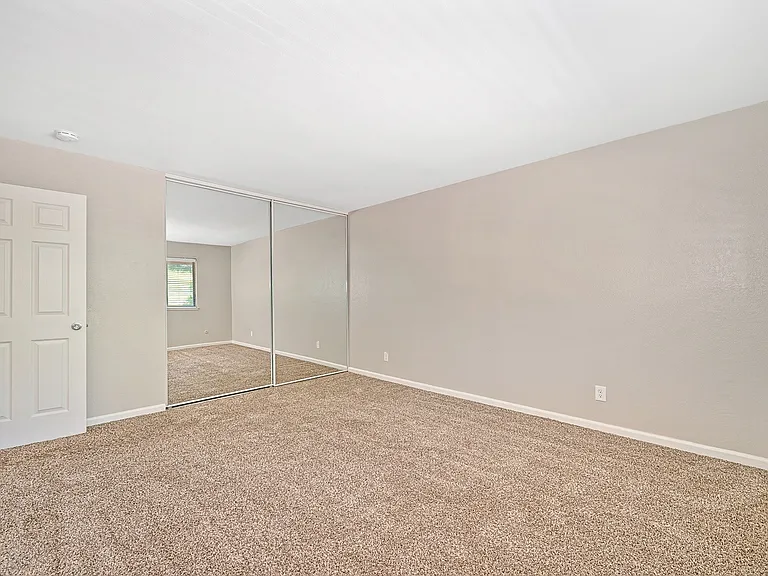 Rollingwood Condominium Rentals — Photo 22