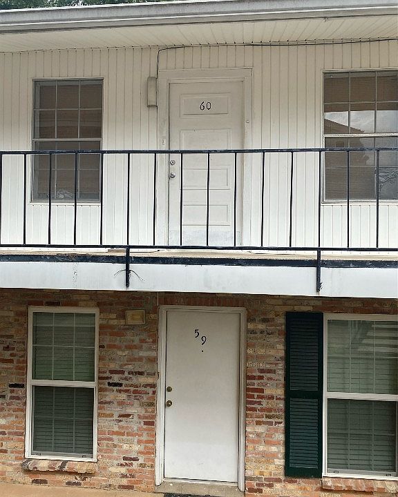 1st image of 3820 Fairfield Ave #60