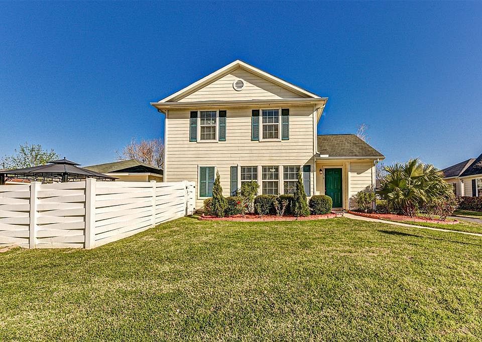 1st image of 21070 Aldens Oak #33