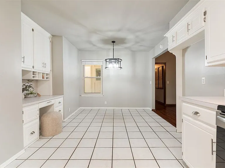 320 Elwood Dr — Photo 15