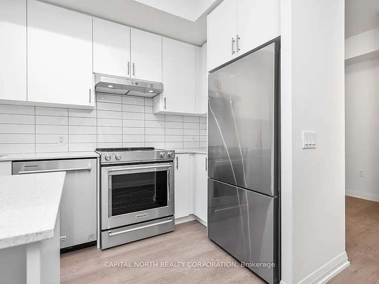 9000 Jane St #329 — Photo 11