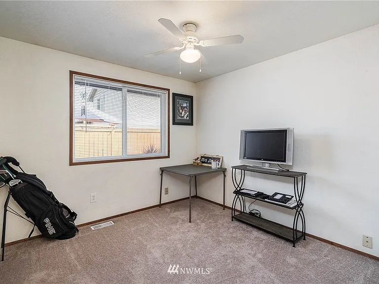 2536 54th Ave NE — Photo 11