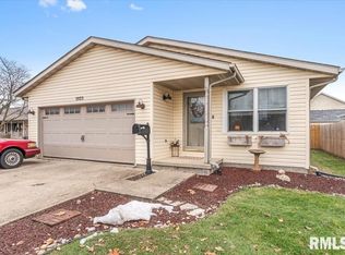 1023 W Van Buren St, Auburn, IL 62615