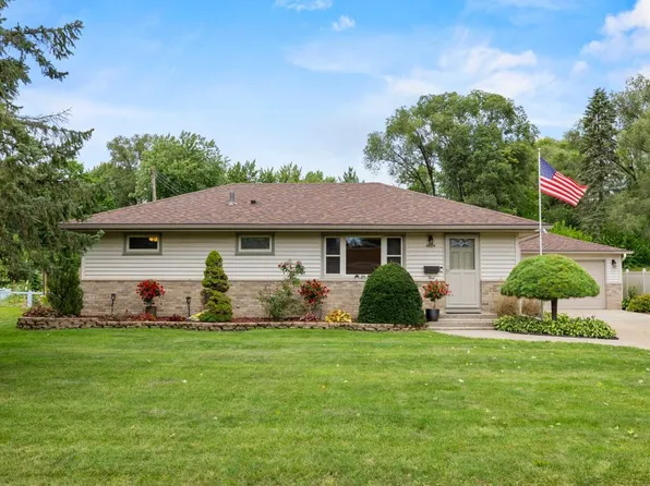 4824 W 112th St, Bloomington, MN 55437