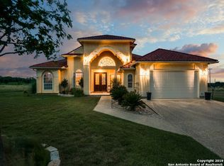 102 Roy Nichols Dr, Blanco, TX 78606