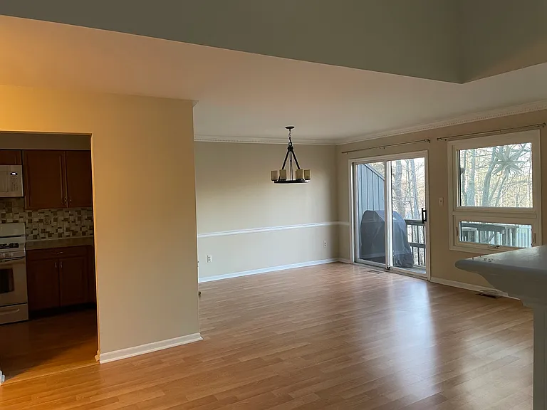 31 Bond St — Photo 10