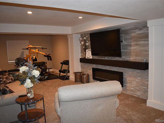 3rd image of 2708 Emerald Dr