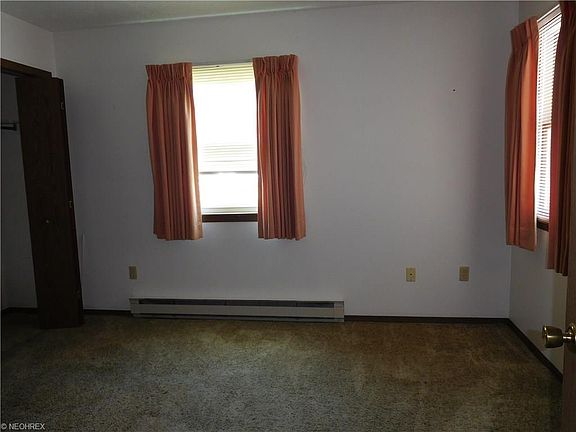 4th image of 909B Somerset Dr