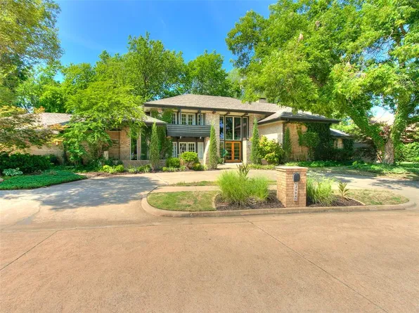 2904 Castlewood Dr, Norman, OK 73072
