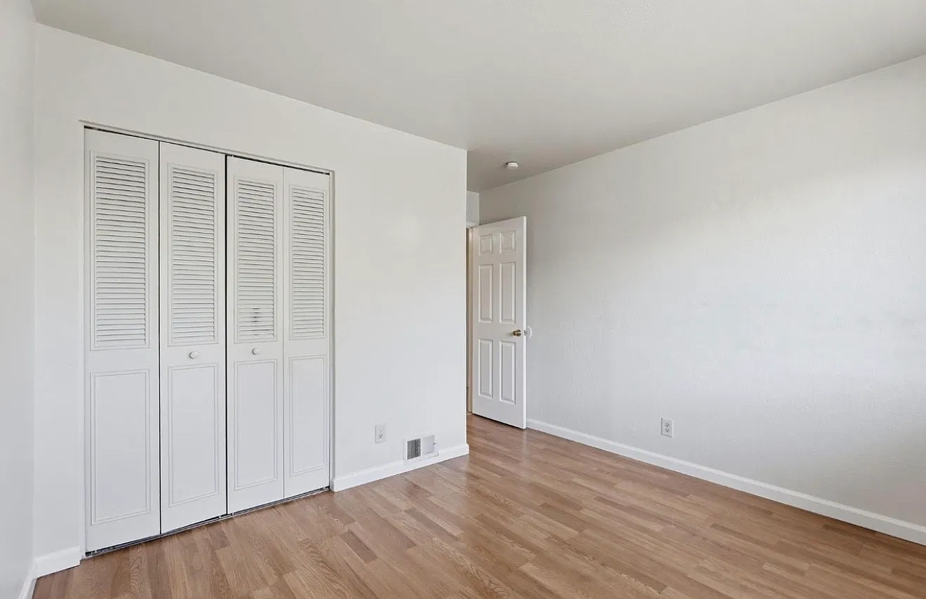 2 bed, 900 sqft, $1,800 — Photo 3